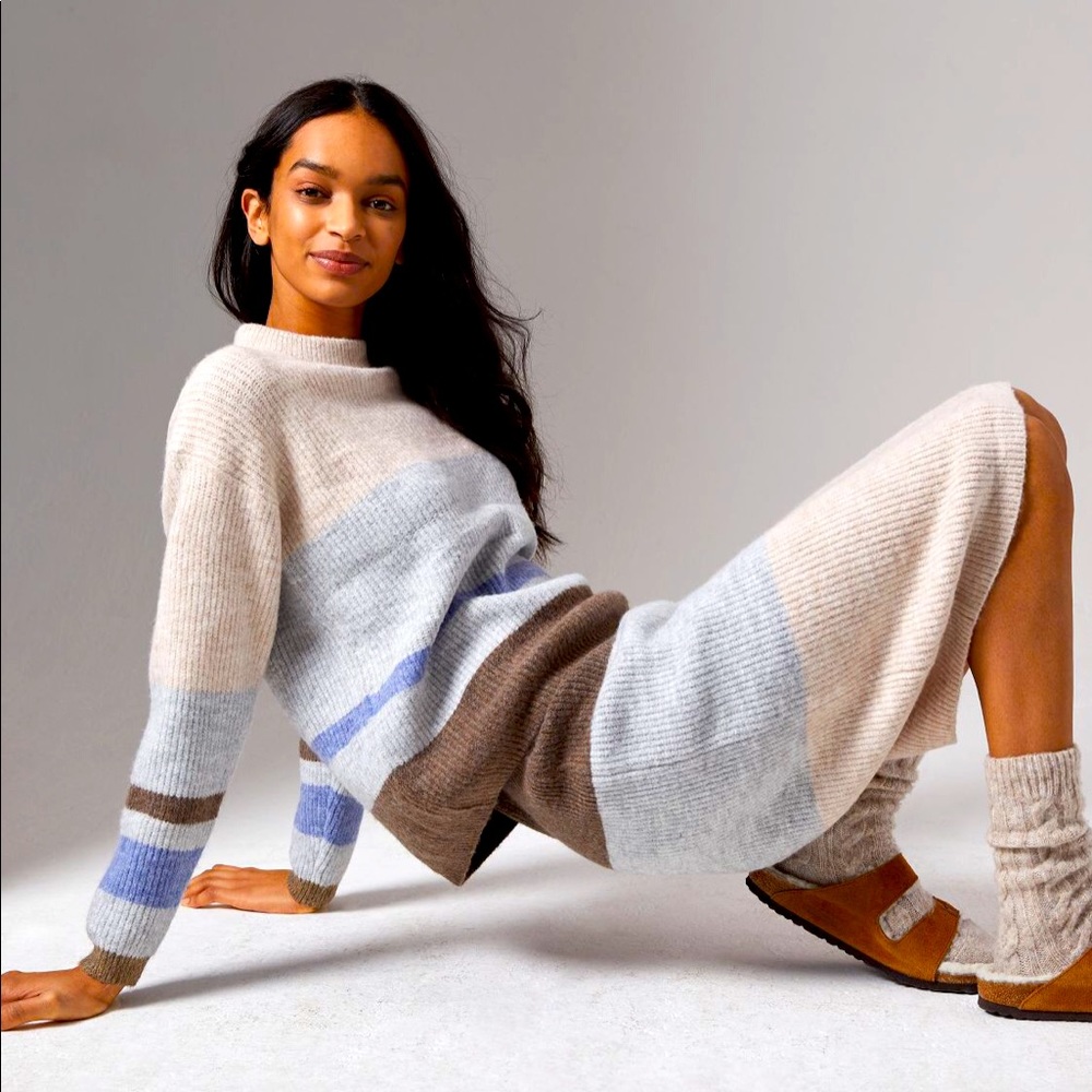 Anthro sweater set size large. New with tags. Never worn. Discontinued.